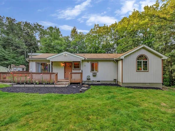 6527 Moschella Ct, East Stroudsburg, PA 18302