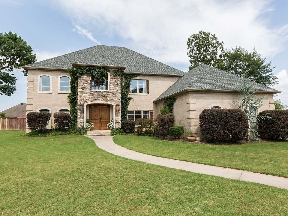1st image of 2822 Pinehurst Dr