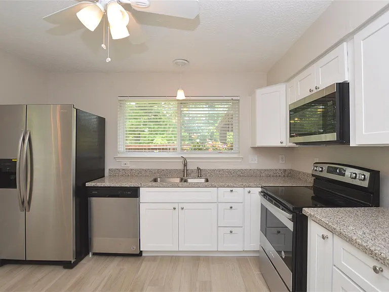 703 Flower Field Ct — Photo 7