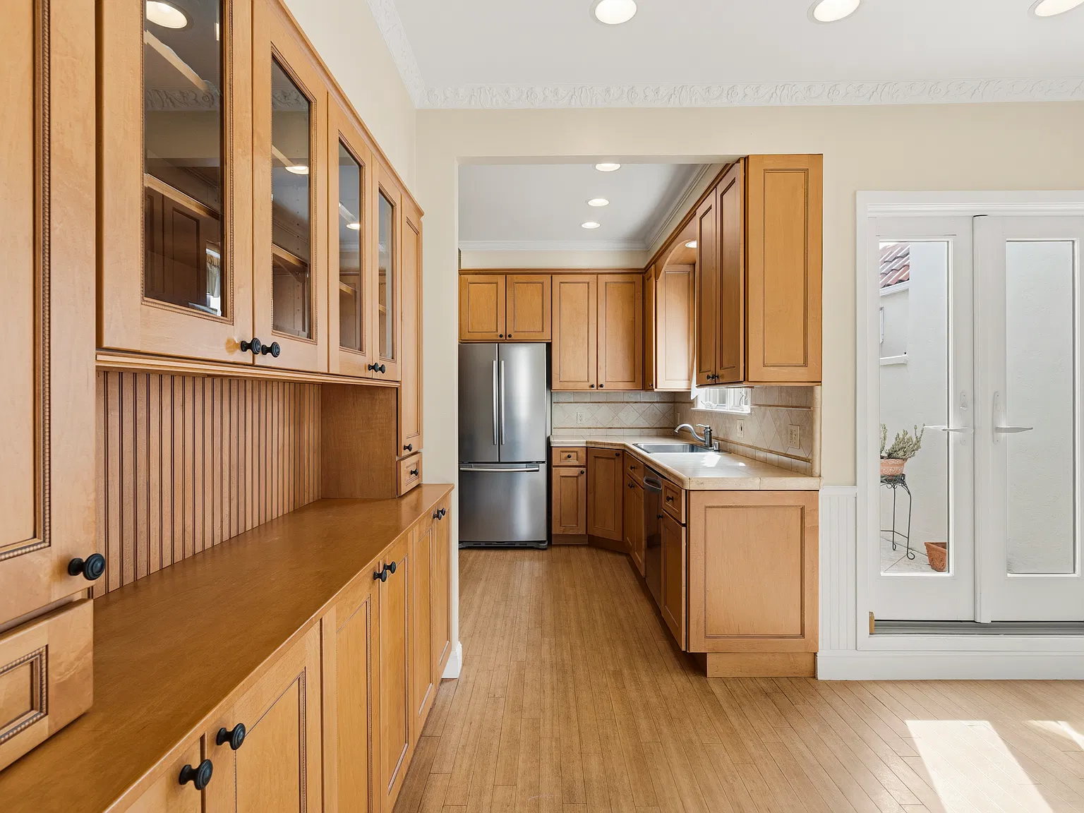 4 bed, 1959 sqft, $18,000 — Photo 1