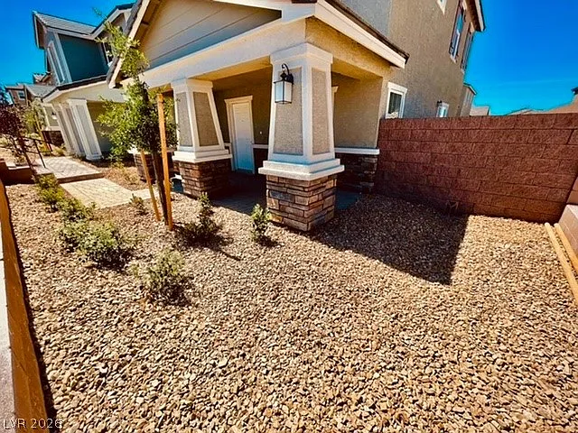 3 bed, 2.5 bath, 1840 sqft, $2,295 — Photo 3