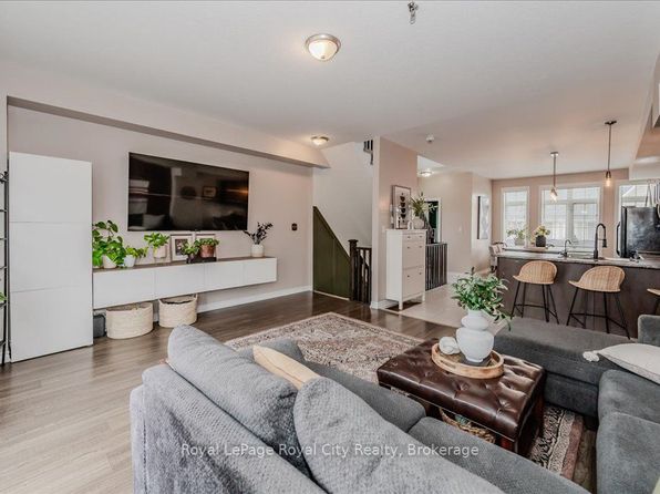 100 Chester Dr #23, Cambridge, ON N1T 0C8
