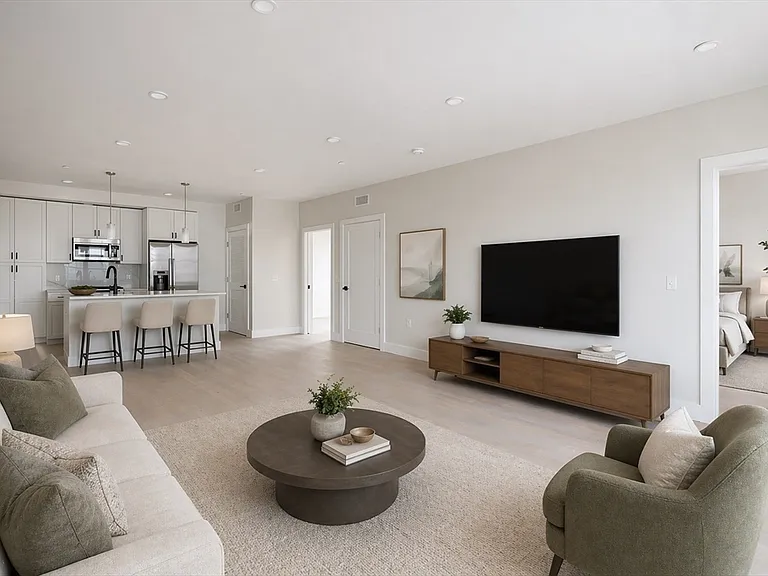 425 Border St #201 — Photo 2