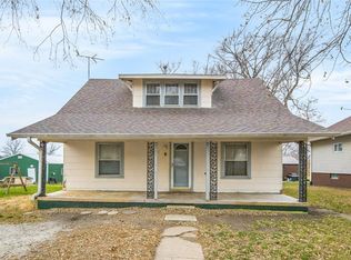 211 SW 2nd St, Melcher, IA 50163