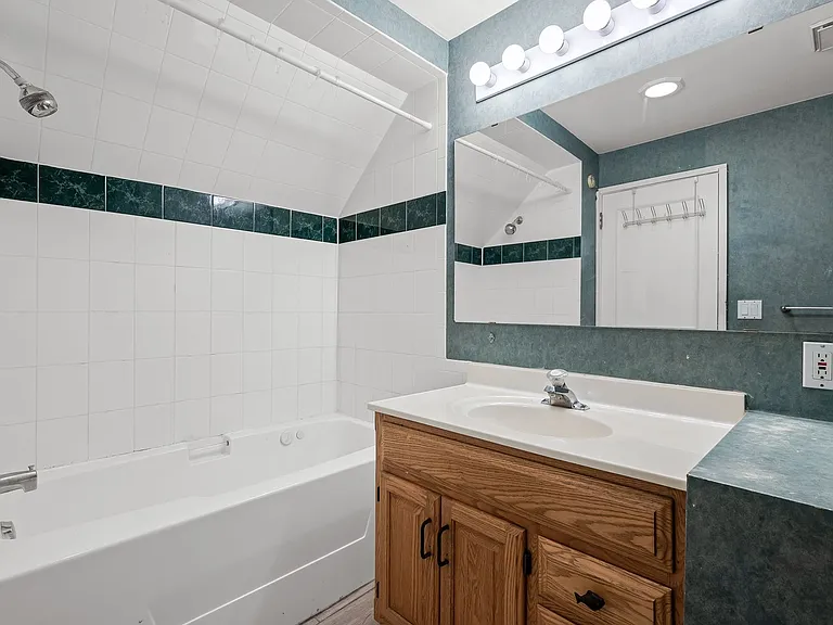 1801 Talmage Ave Se — Photo 19