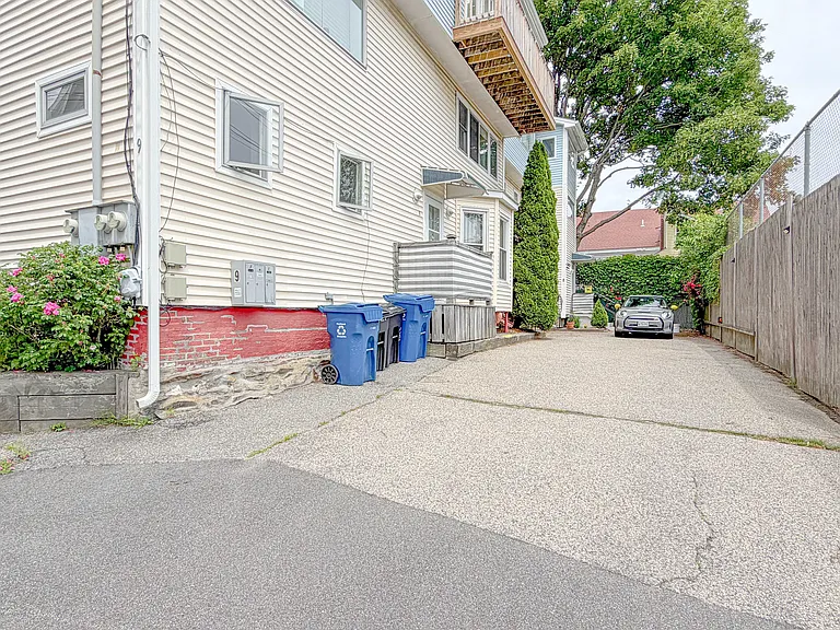 9 Tate St #1 — Photo 36