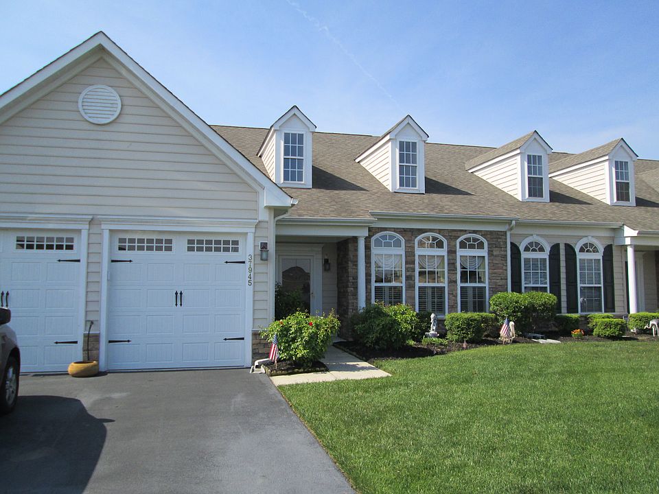 1st image of 37945 Bayview Cir E