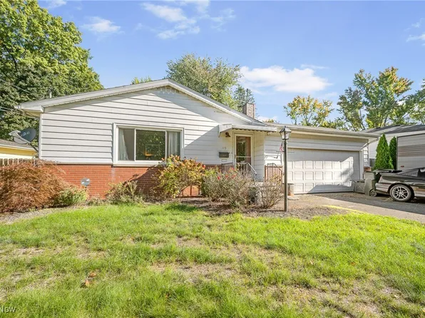 119 Pinewood Dr, Elyria, OH 44035