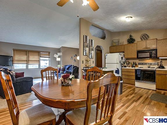 5th image of 2704 Woodlawn Cir