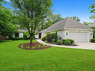 733 Charlemagne Dr, Northbrook, IL, 60062
