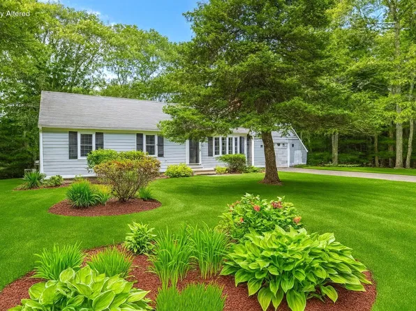 66 CHUCKLES Way, Marstons Mills, MA 02648