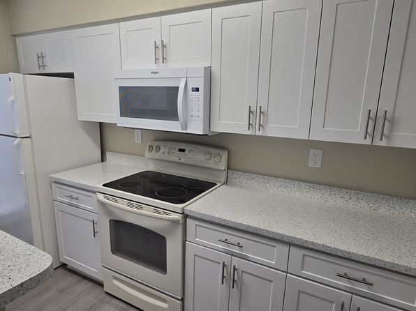 8746 Mallard Reserve Dr UNIT 101