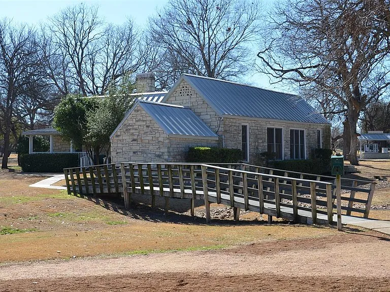 16304 Kicking Bird Dr — Photo 30