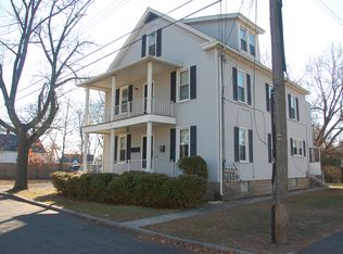 24 Davis St, Springfield, MA 01104
