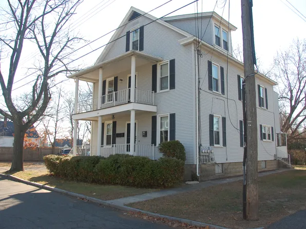 24 Davis St, Springfield, MA 01104