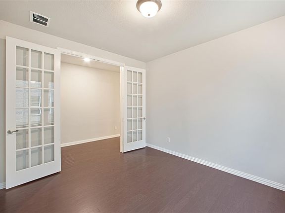 3rd image of 3100 Taunton Way #9PSILY