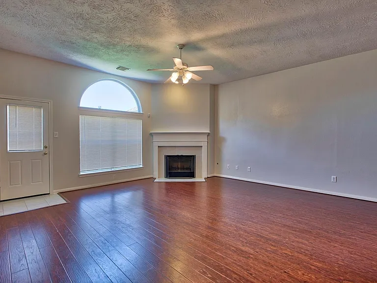 6715 Village Bridge Dr — Photo 5