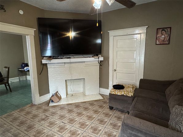 Additional property image - 608 S Willomet Ave, Dallas, TX 75208