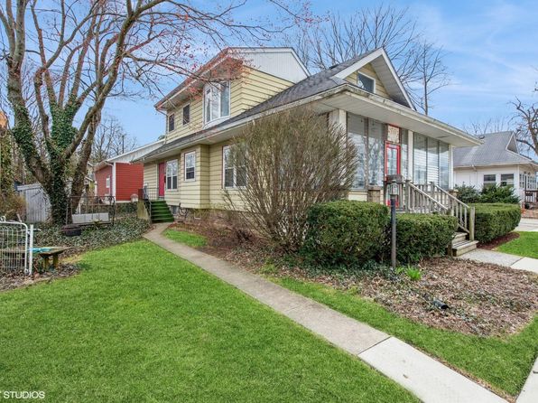 255 Plum St, Valparaiso, IN 46383