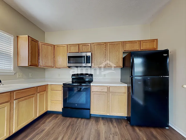 10087 Sundown Ln — Photo 3
