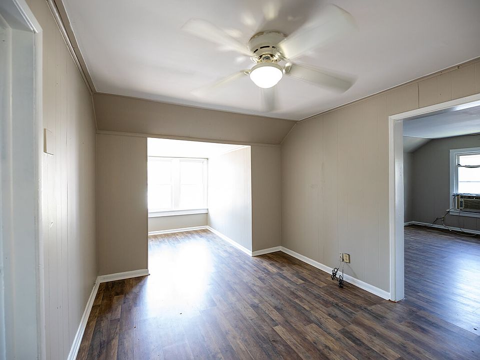 421-HODGES-STREET-LIVING_08022023