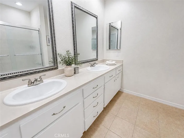 900 W Sierra Madre Ave — Photo 19