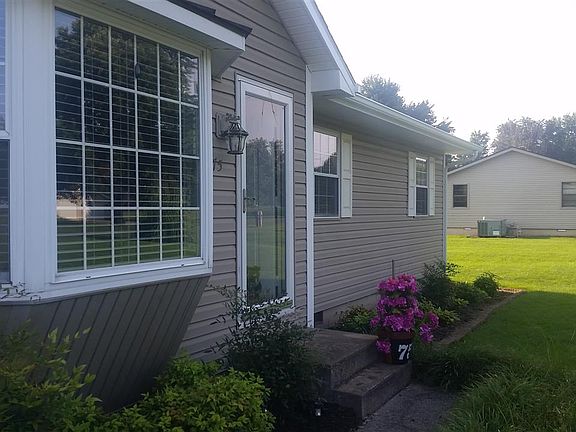 3rd image of 75 Royal Dr