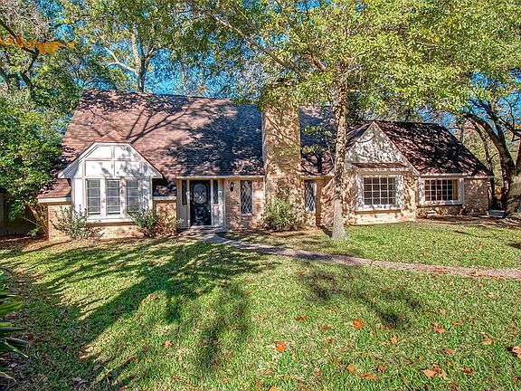 Beautiful Spring home in a nice quiet cul-d-sac