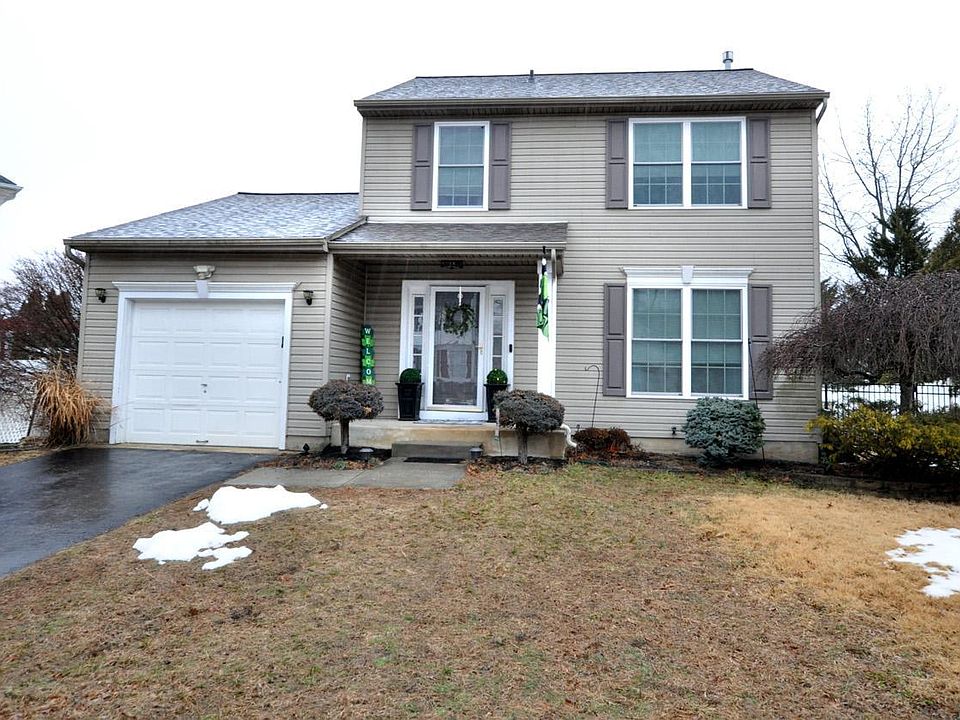 1st image of 15 Crawford Dr