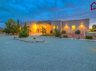 11820 Starfly Rd, Las Cruces, NM 88011