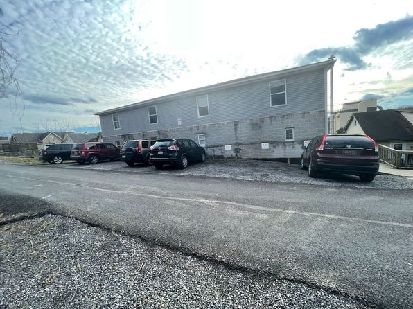 424 McLane Ave APT 4