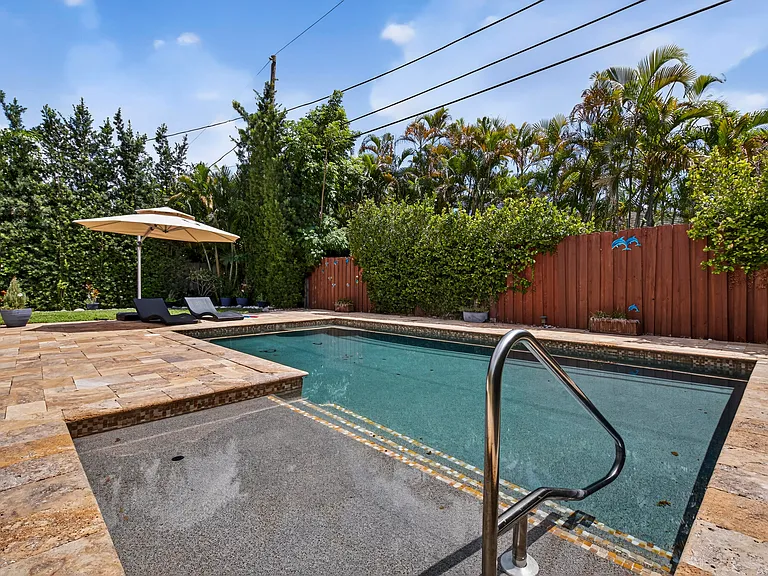 510 NE 8th Ave — Photo 10