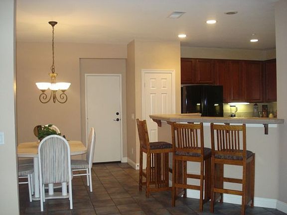 Dining/kitchen