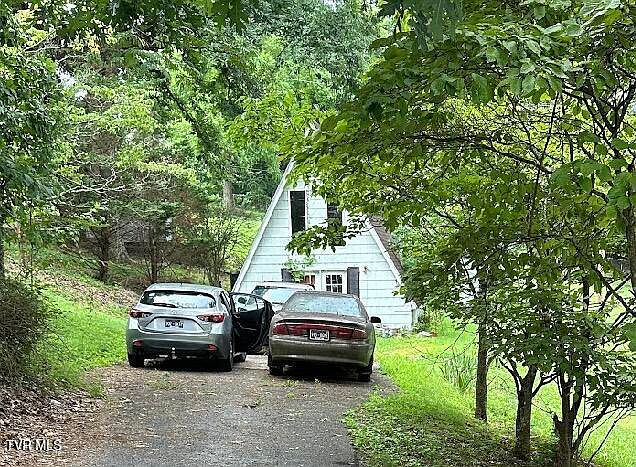 1st image of 334 Walker St