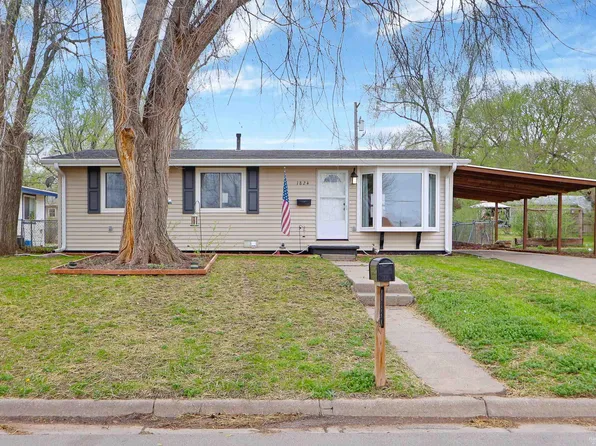 1824 Elmdale Ave, Junction City, KS 66441