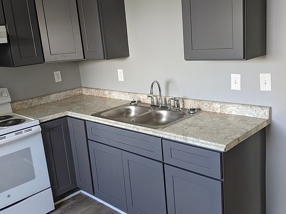 3rd image of 205 Sandra Ave APT M1