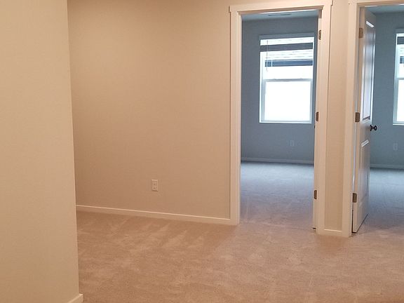 4th image of 4934 NE 24th Ave