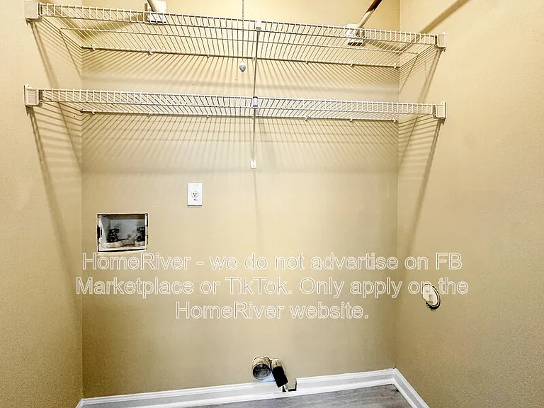506 Oakwood Ct — Photo 8
