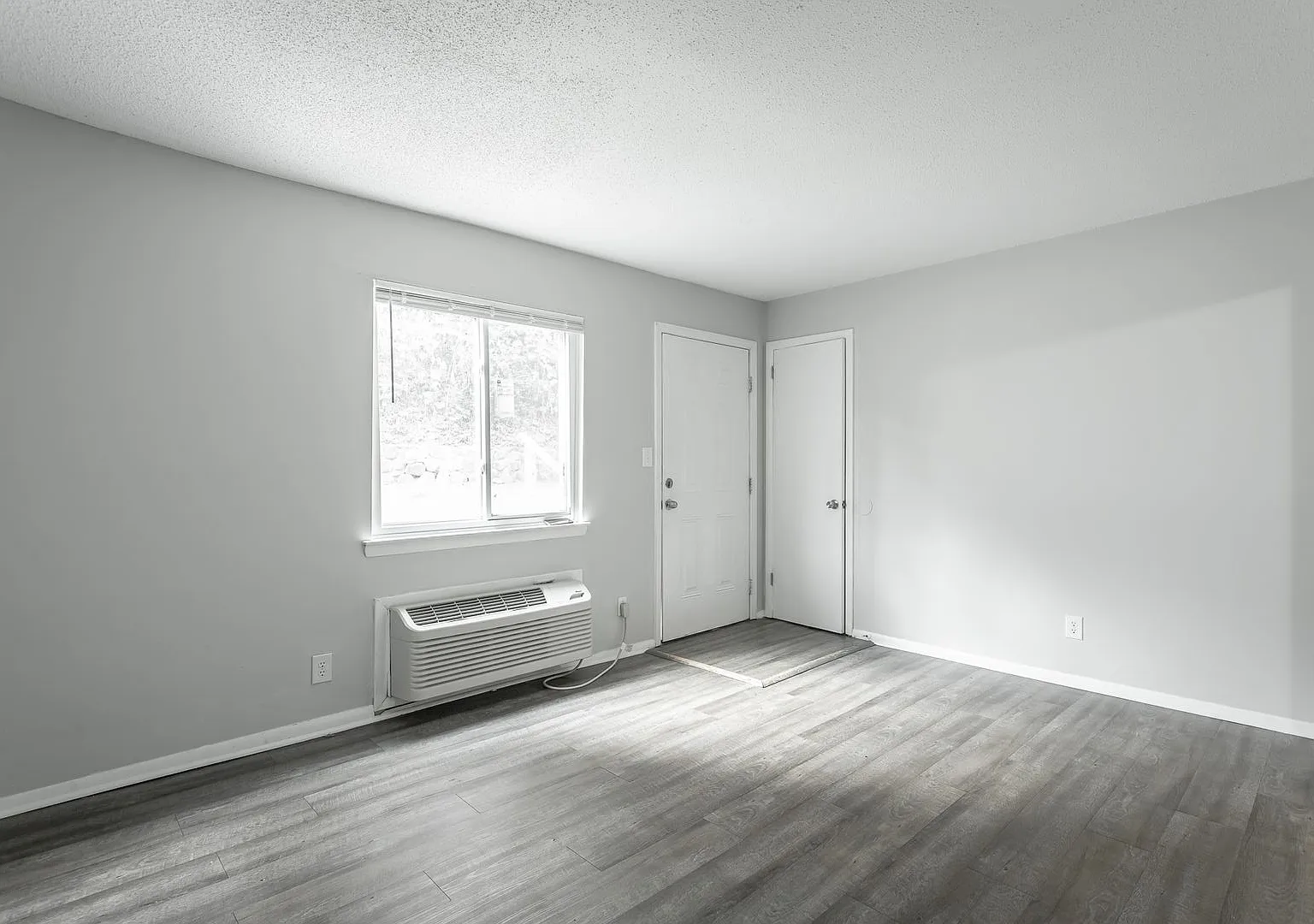 113 Goodson Ave — Photo 3