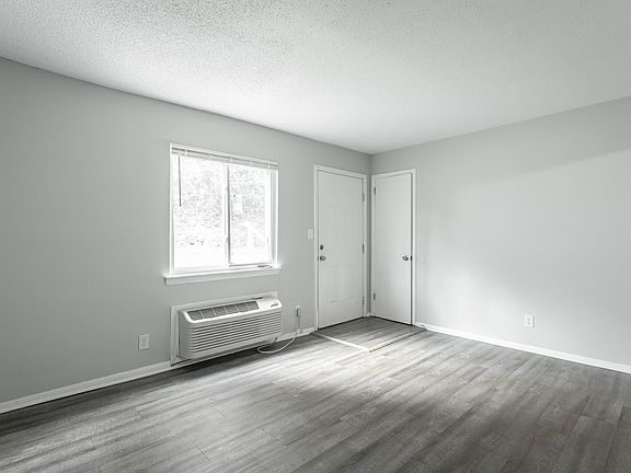 3rd image of 113 Goodson Ave #7
