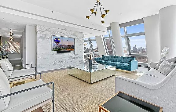 3rd image of 35 W 15th St APT 19B