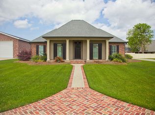 126 W 40th Pl, Cut Off, LA 70345