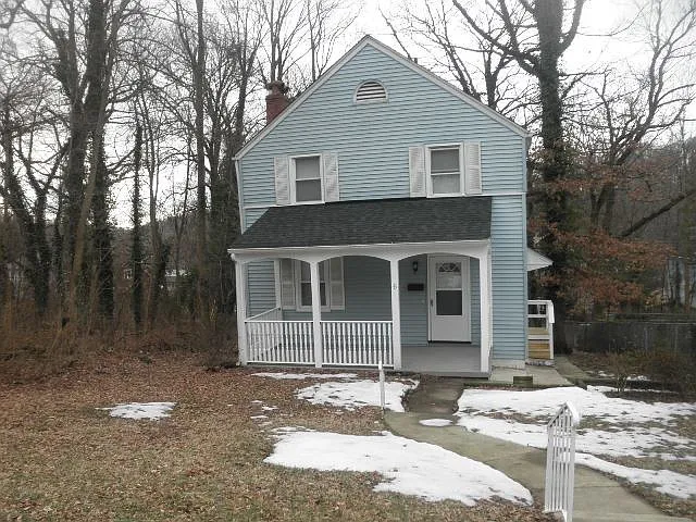 6 Royal Oak Ave — Photo 1