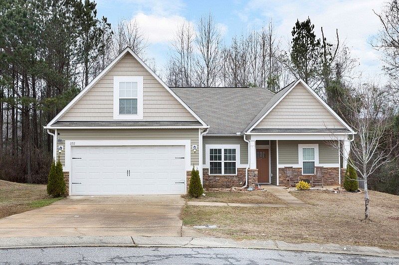 1st image of 2212 Winding Oak Dr
