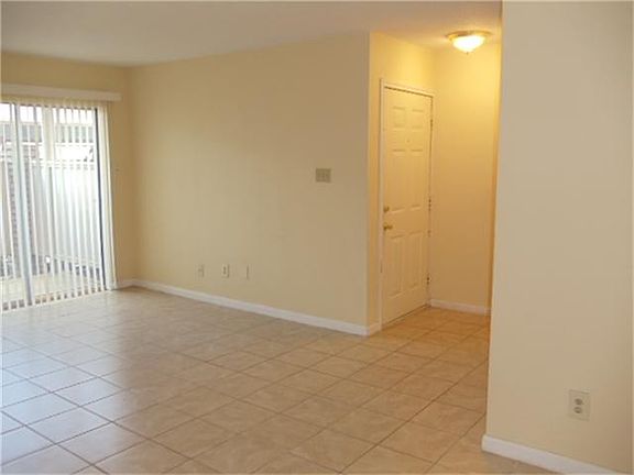3rd image of 2120 El Paseo St APT 305