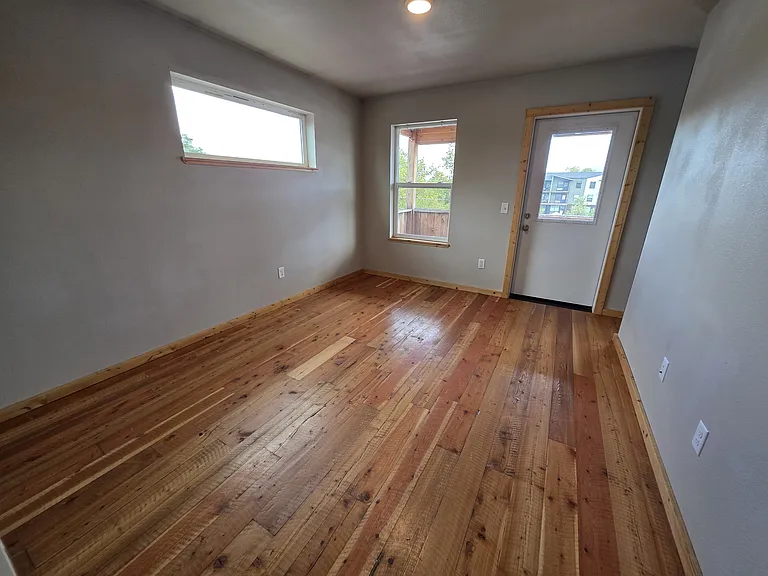 2114 Livingston Ave #B — Photo 9