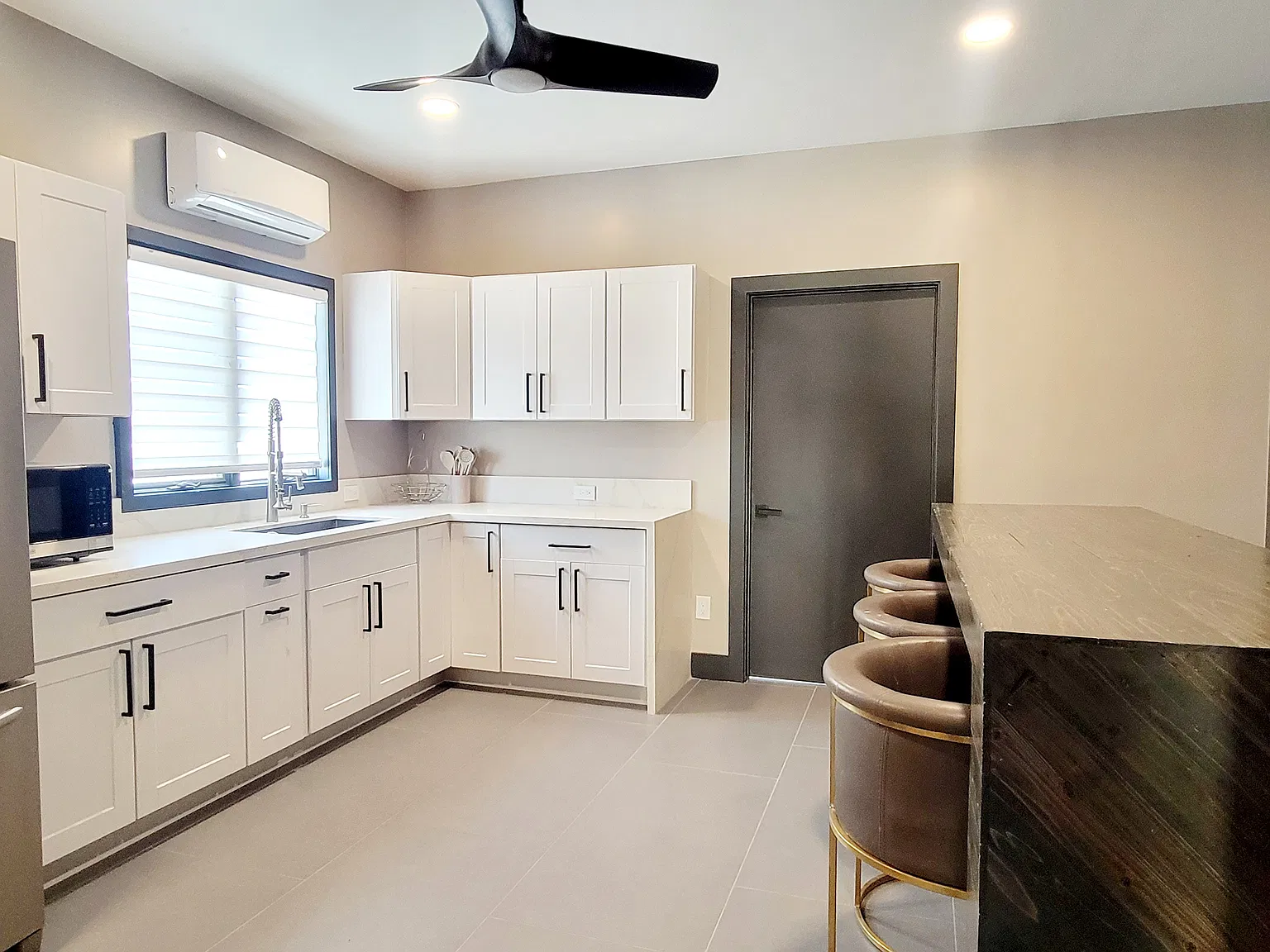 S Miller Ln, Las Vegas — Photo 2