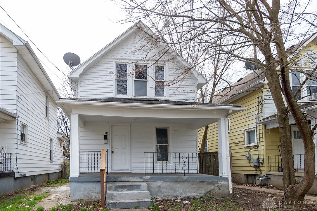 1306 Michigan Ave photo 1