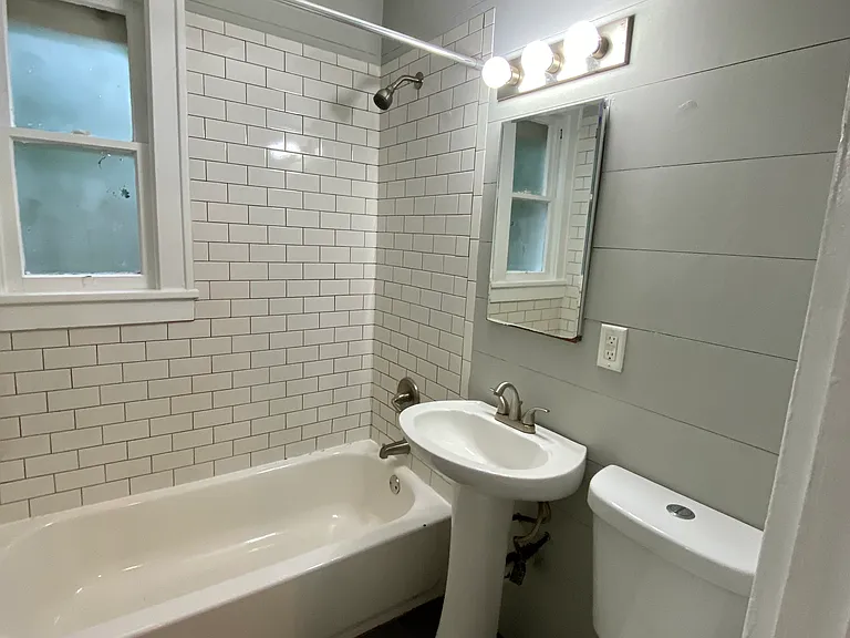 2310 Aintree Ave — Photo 8