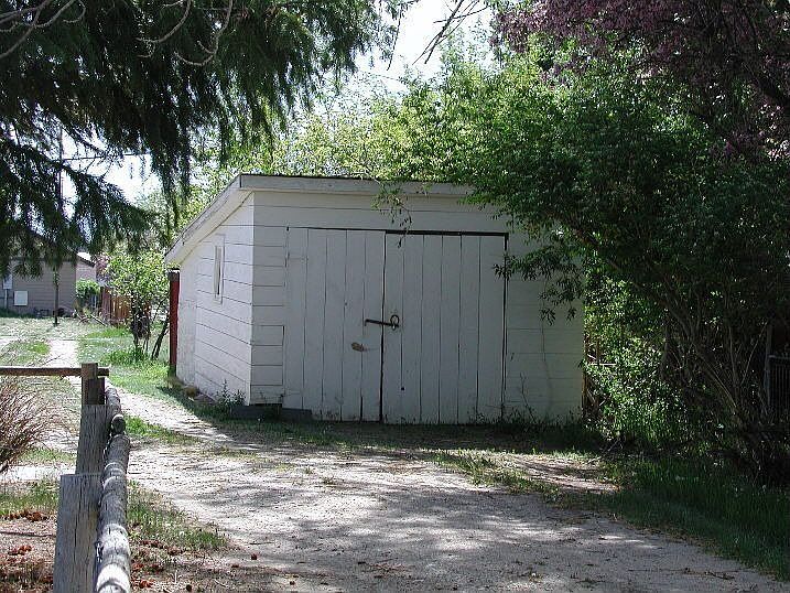 2nd image of 106 Jefferson St